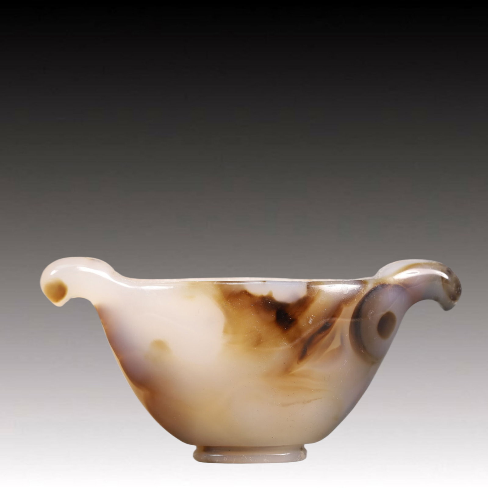 An Exquisite Agate Double-Ears Censer: An Exquisite Agate Double-Ears Censer,Qing Dynasty, China,Size:4.7inx1.8inx2in Weight:150g 玛瑙双耳香炉,中国清代