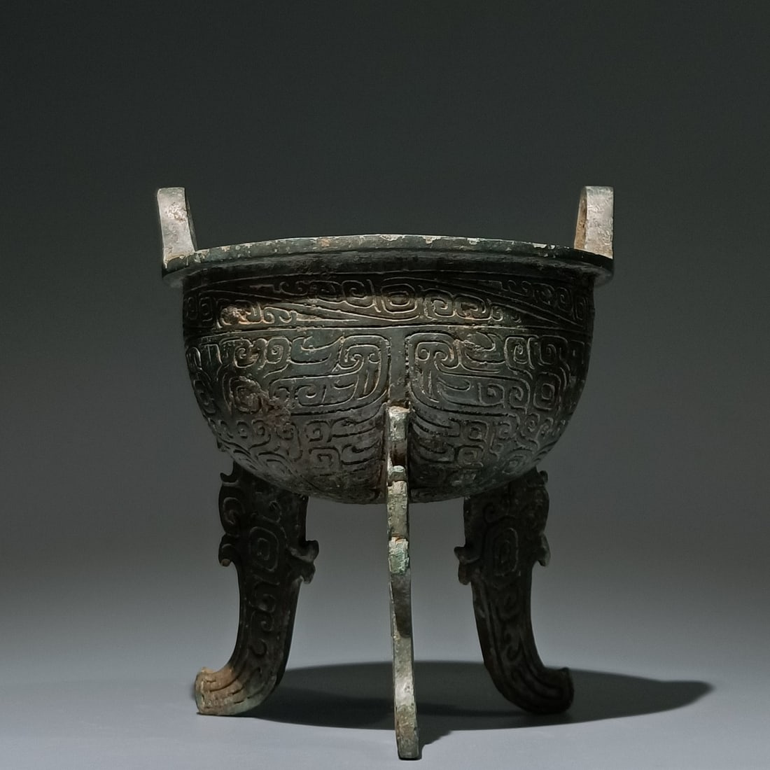 An Archaic Bronze Beast-Face Pattern Double-Ears and Tripod Food Vessel (1 of 9)