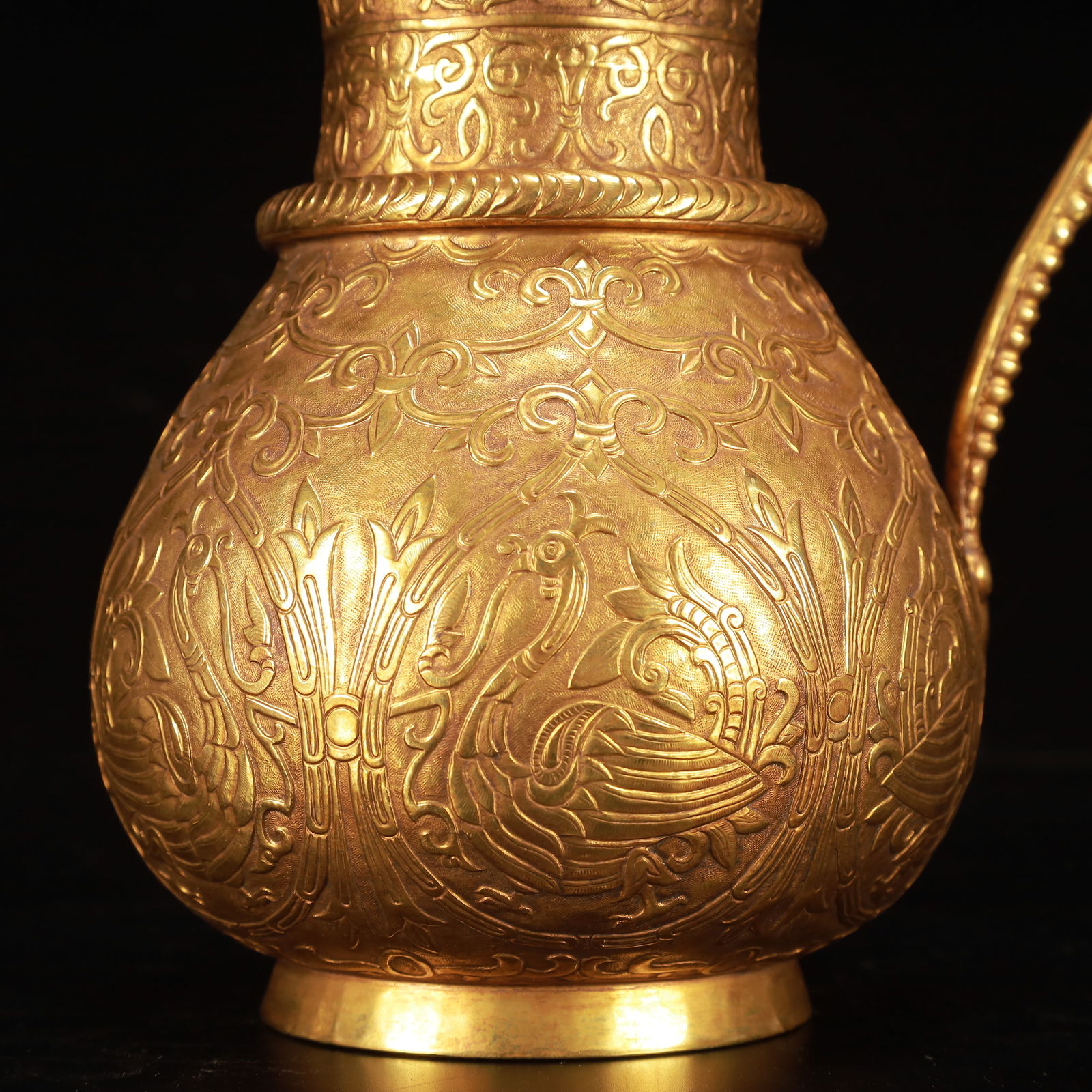 An Exquisite Gilt Bronze Auspicious Beast Pattern Ewer - 3