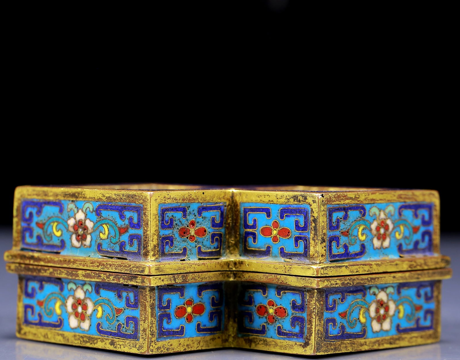 An Exquisite Cloisonne Flower Pattern Box - 6