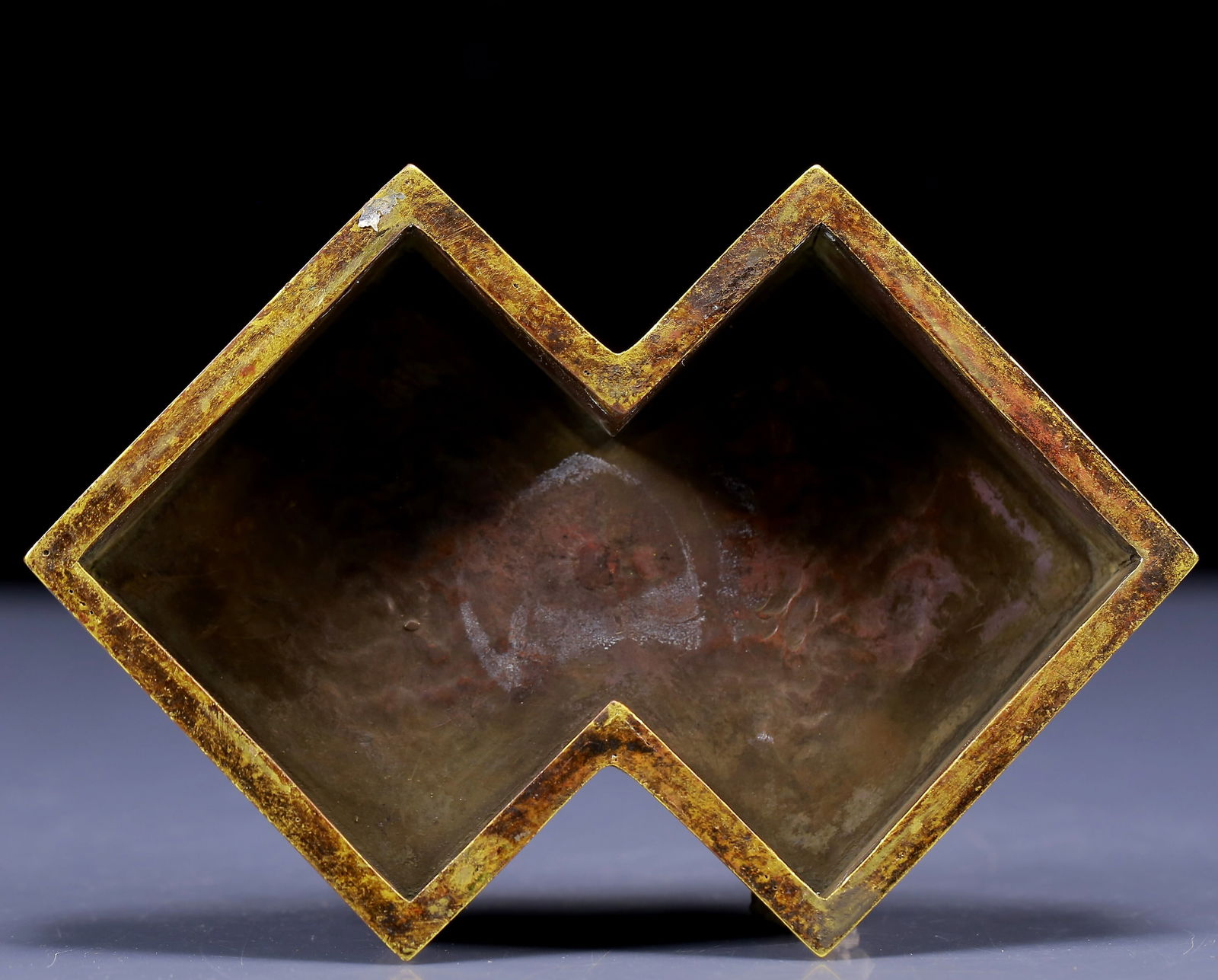 An Exquisite Cloisonne Flower Pattern Box - 7