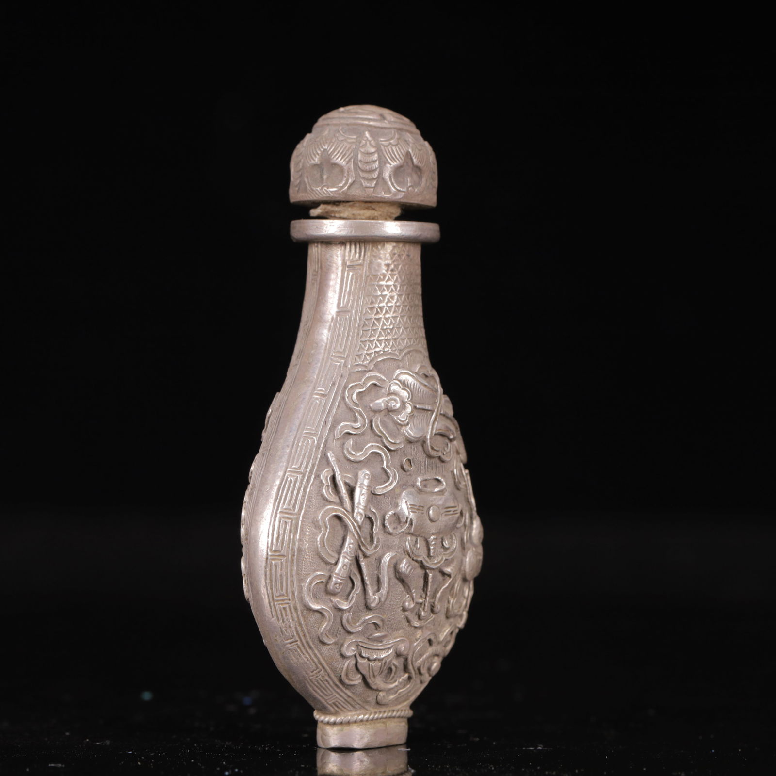 An Exquisite Silver Auspicious Cloud Pattern Snuff Bottle - 3