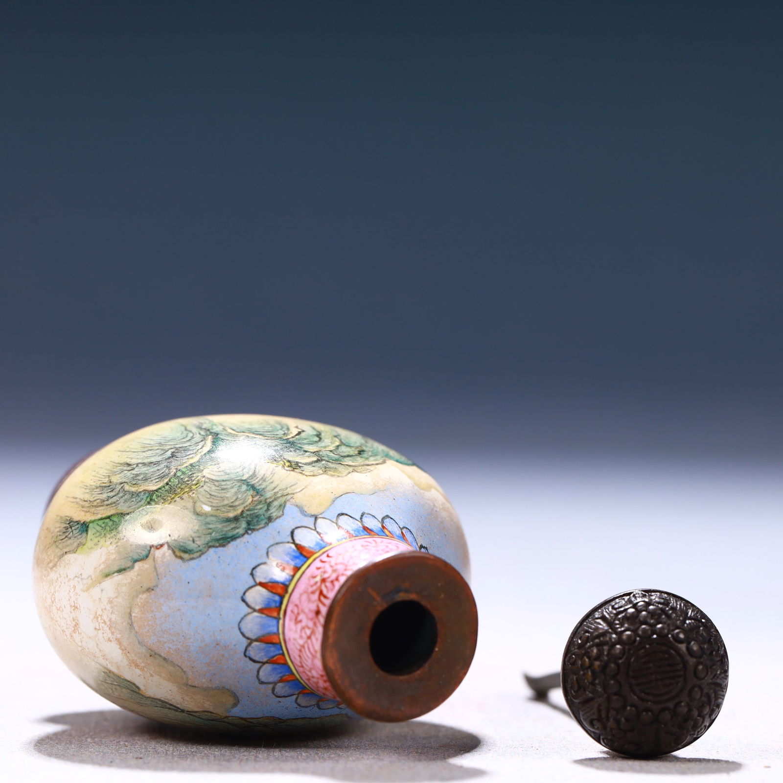 An Exquisite Painted Enamel Landscape Pattern Snuff Bottle - 6