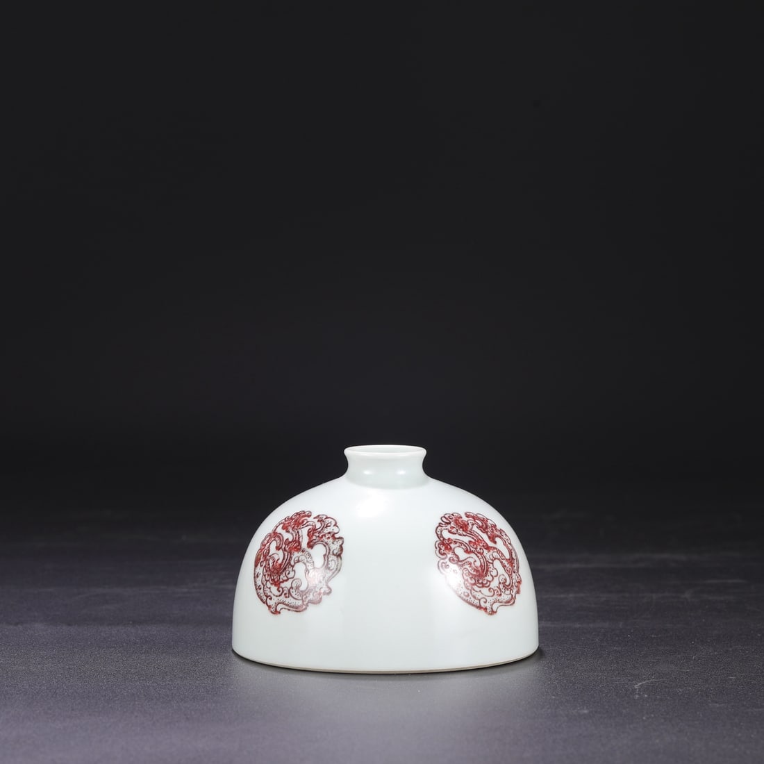 An Exquisite Underglaze-Red Dragon Pattern Vase - 4