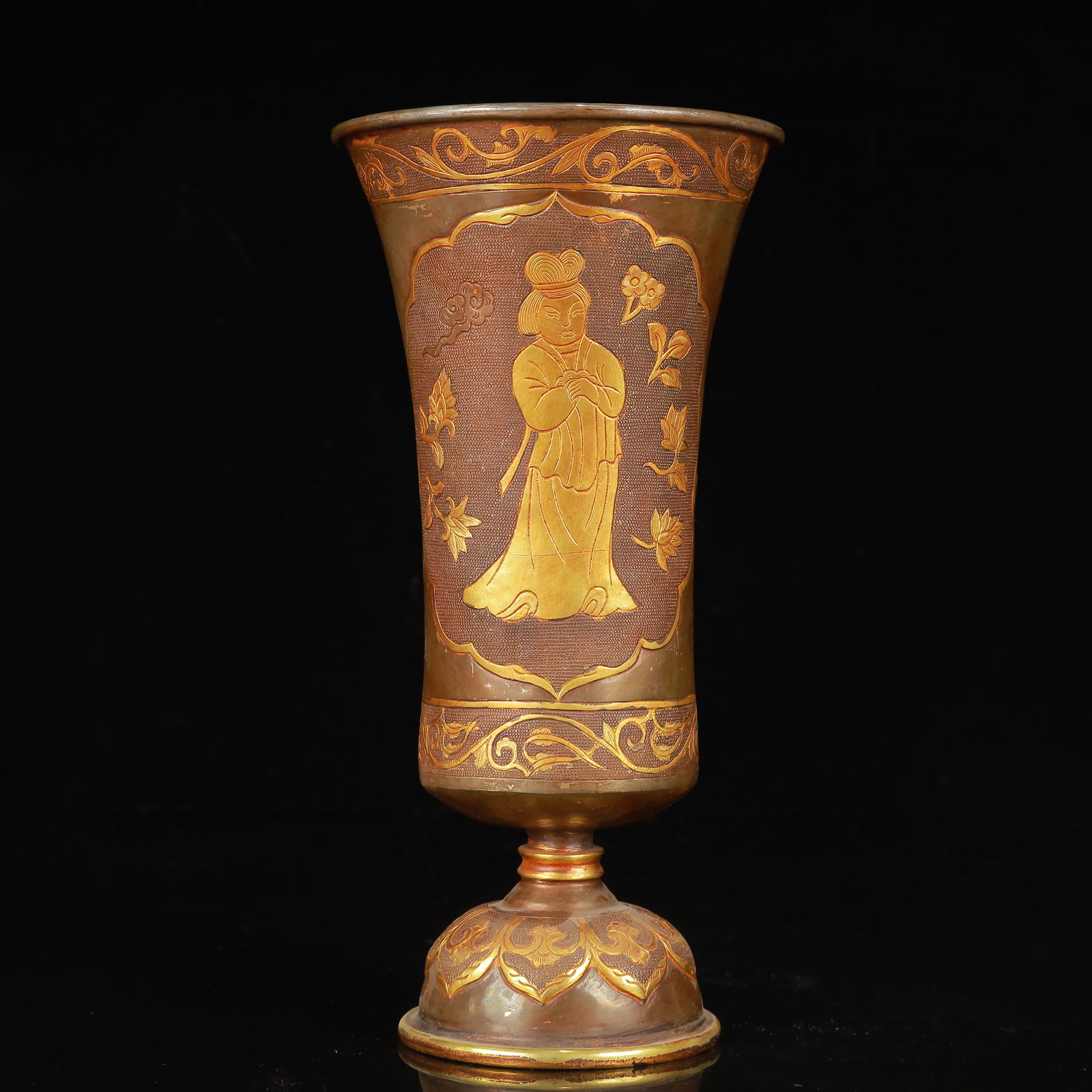 An Exquisite Gilt Silver Figure Pattern Cup - 5