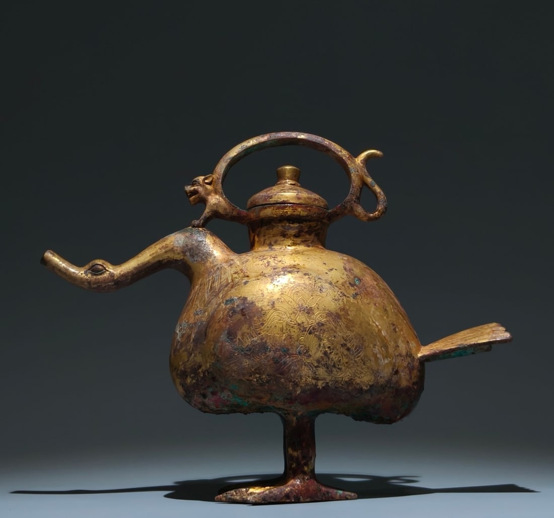 A Rare Gilt Bronze Bird Pattern Duck-Shaped Pot (1 of 9)