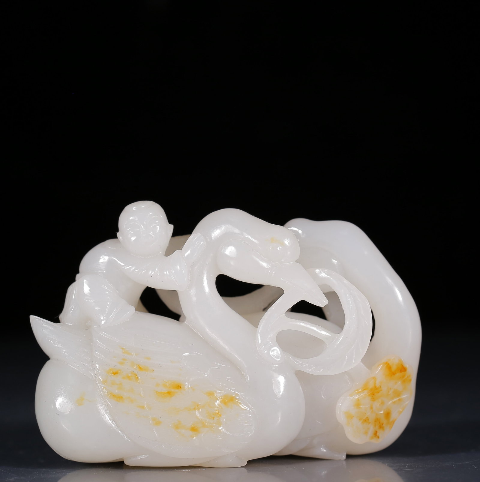 An Exquisite White Jade Goose Ornament: An Exquisite White Jade Goose Ornament,Qing Dynasty, China,Size:3.1inx1.2inx2in,Weight:190g 白玉鹅摆件，清代