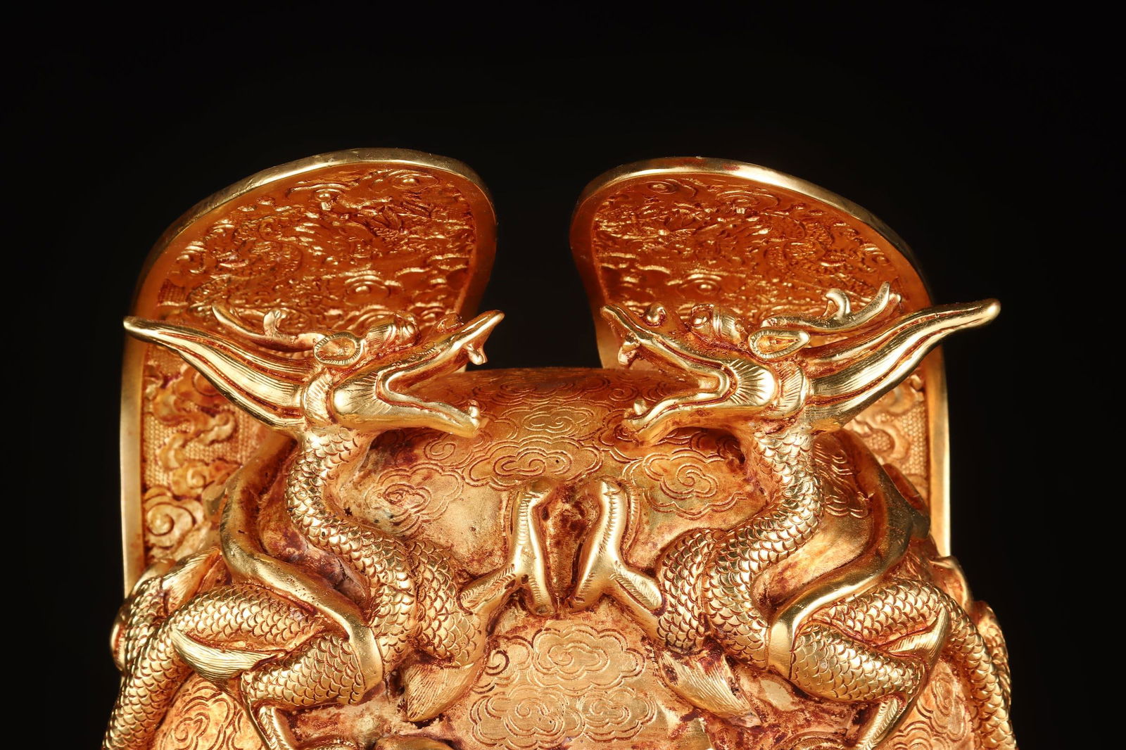 An Exquisite Gilt Bronze Auspicious Cloud and Dragon Pattern Hat - 6