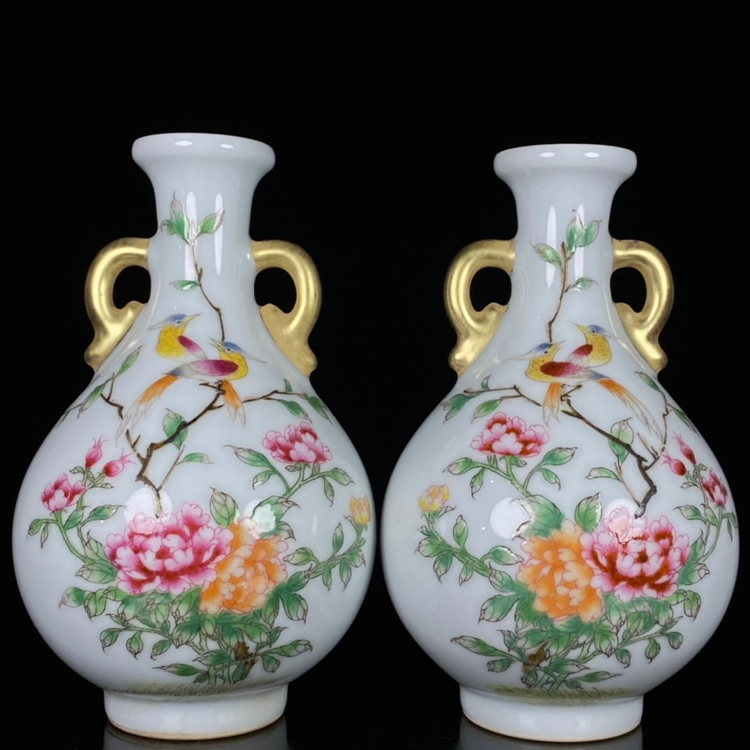 A Pair of Exquisite Enamel Painted Gold Flower and Bird Pattern Vases,With Poem: A Pair of Exquisite Enamel Painted Gold Flower and Bird Pattern Vases,With Poem,Qing Dynasty, China,Yongzheng Four-character Mark,Size:6.3inx3.9in 