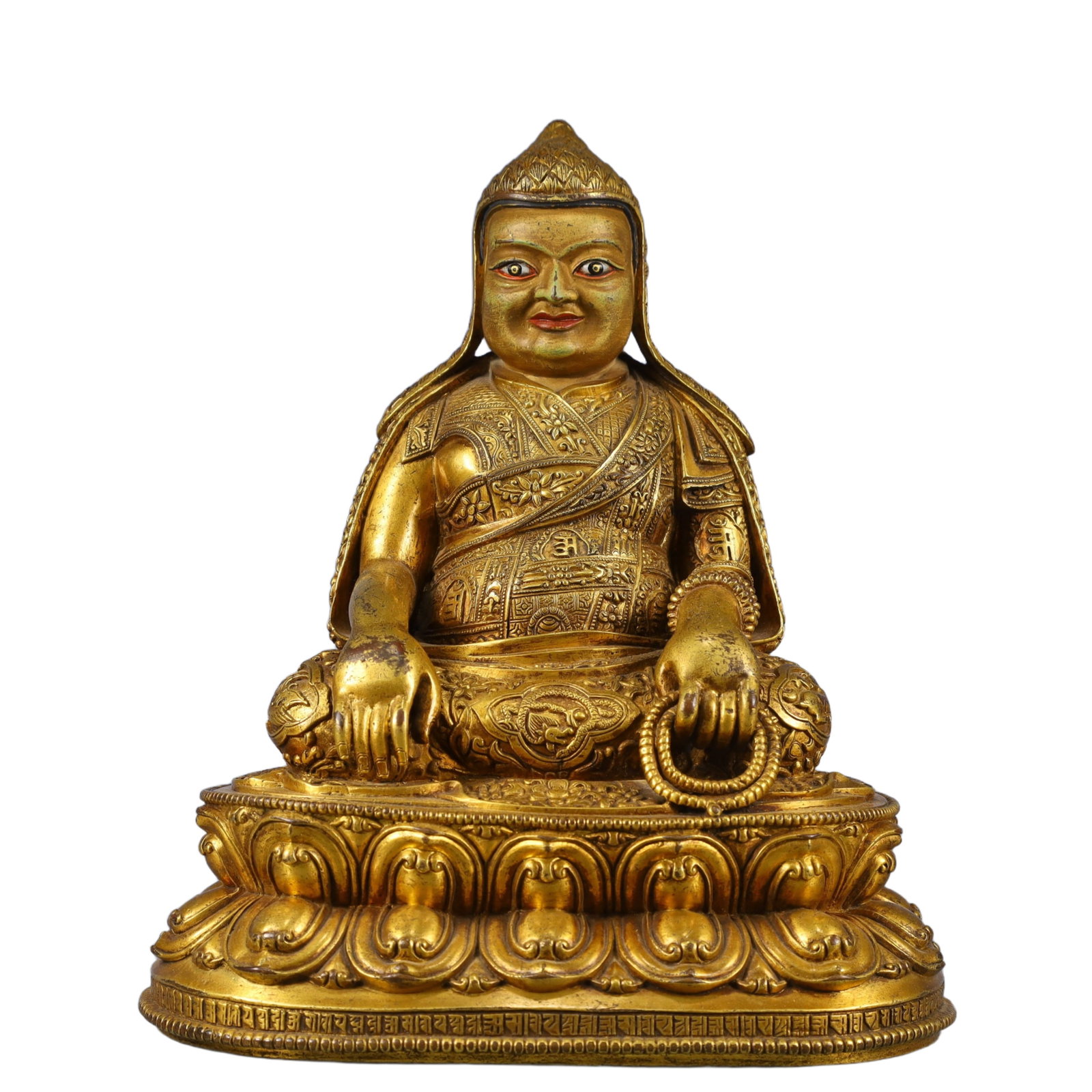A Solemn Gilt Bronze Buddha Statue: A Solemn Gilt Bronze Buddha Statue,Qing Dynasty, China,Size:7.9inx6.1inx9.1in,Weight:3950g 铜鎏金佛像,中国清代