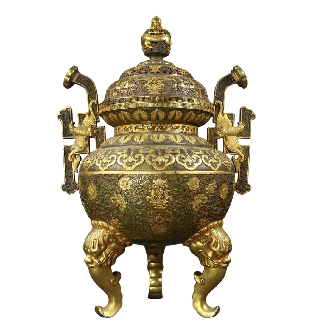 A Huge Gilt Bronze Lotus Pattern Double-Ears Tripod Censer: A Huge Gilt Bronze Lotus Pattern Double-Ears Tripod Censer,Tang Dynasty,China,Zhenguan Four-character Mark,Size:19.7inx12.2inx8.7in,Weight:9750g 铜鎏金缠枝莲纹