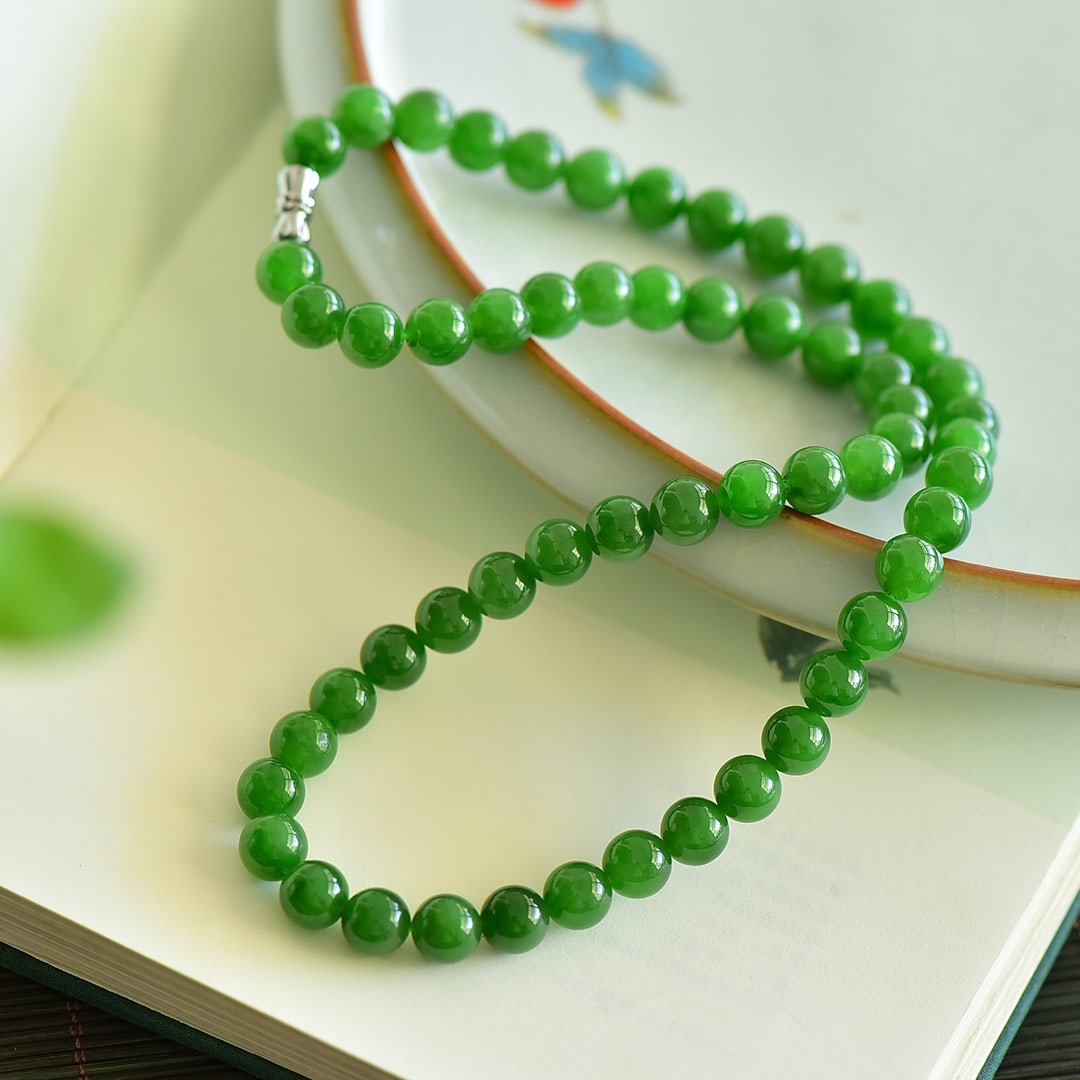 An Exquisite Jasper Necklace - 2