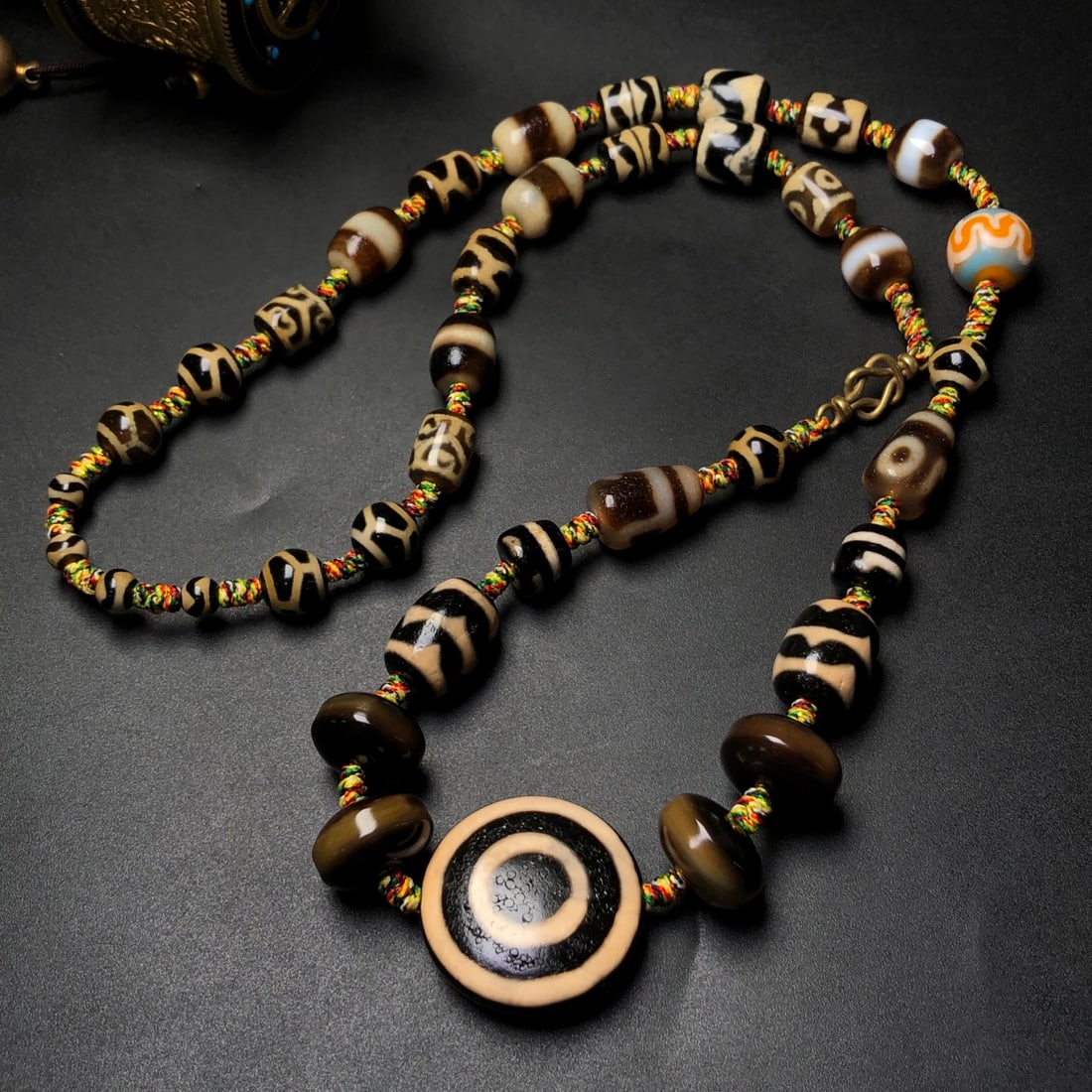 An Exquisite Dzi Bead Necklace - 6