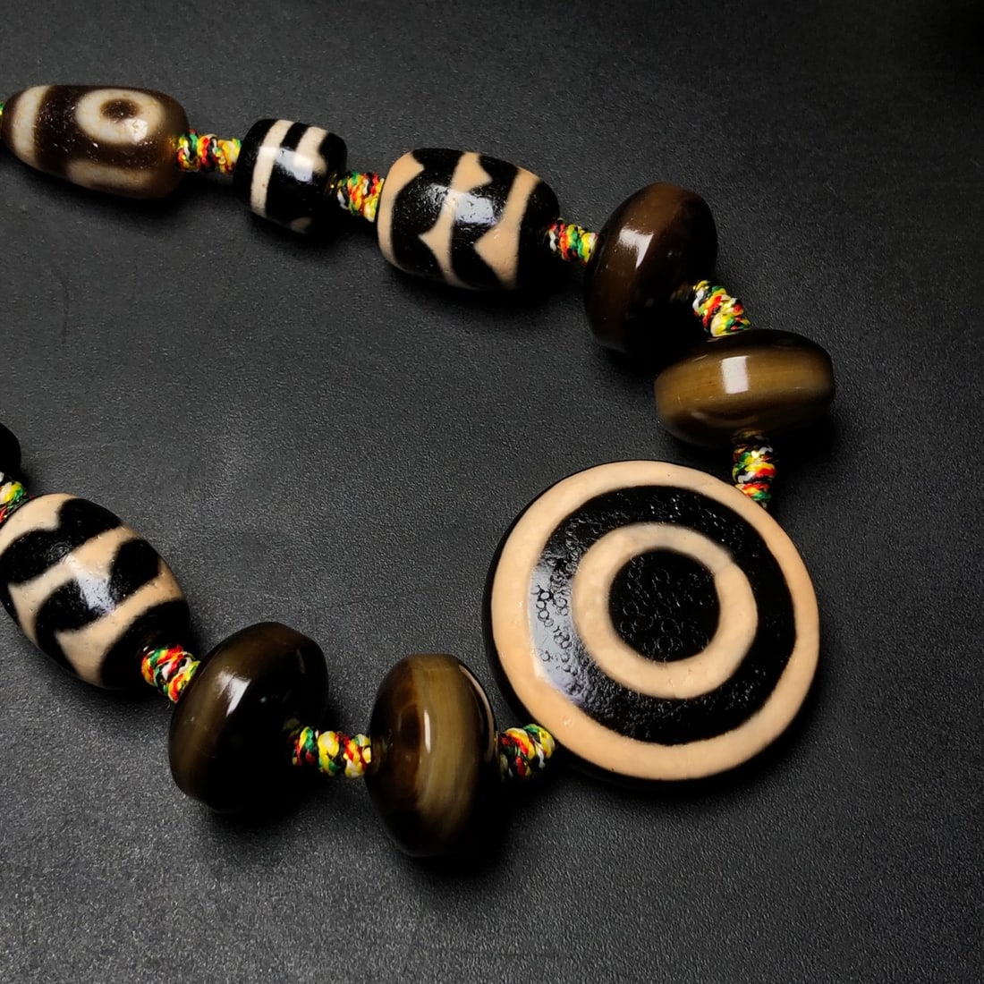 An Exquisite Dzi Bead Necklace - 8