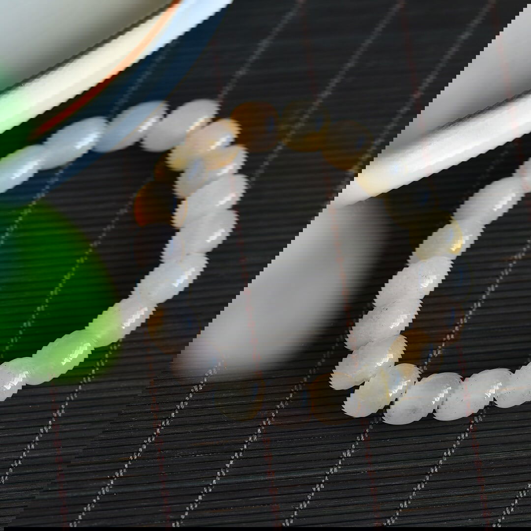 An Exquisite White Jade Bracelets - 2