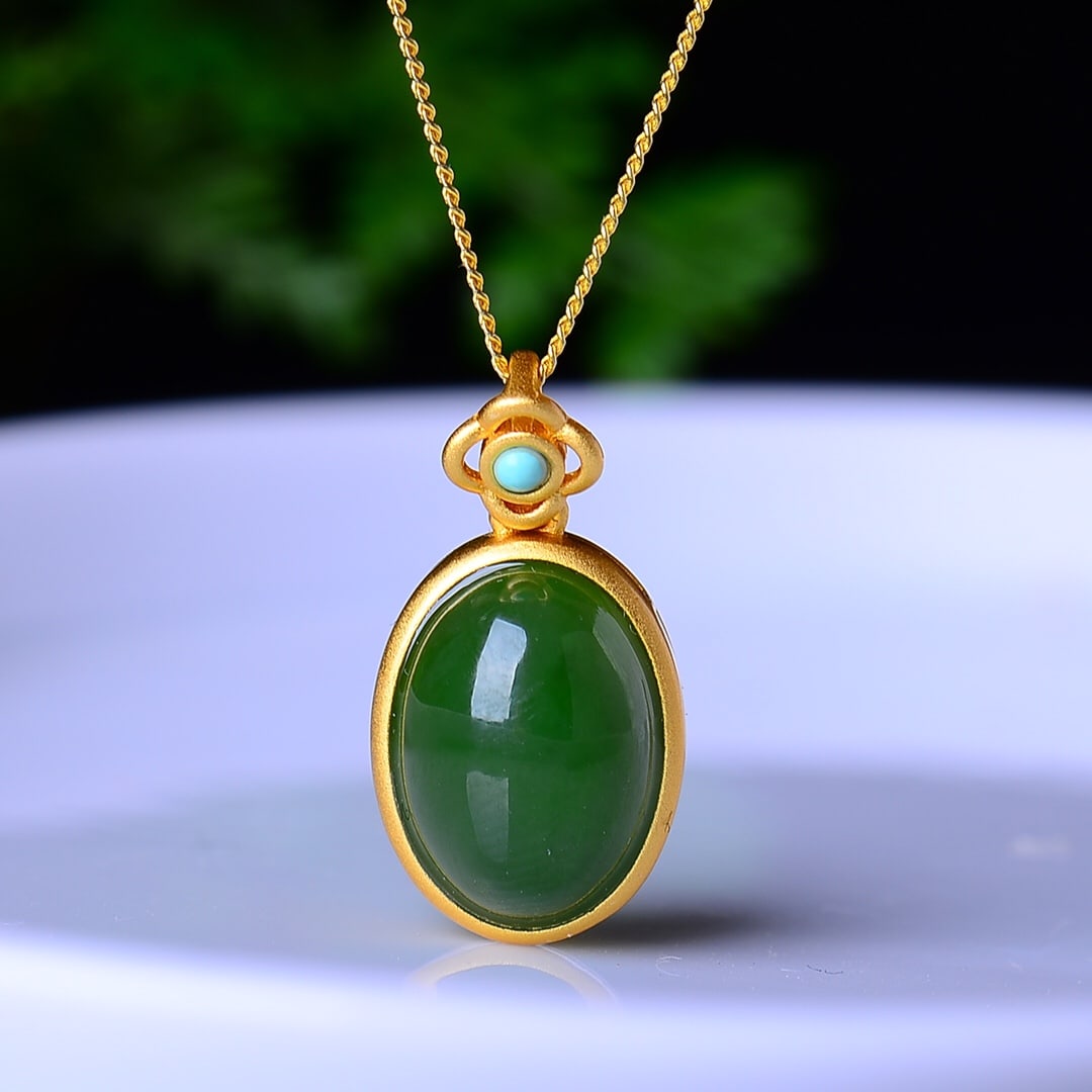 An Exquisite Sterling Silver-Gold Plated Inlaid Jasper Pendant: An Exquisite Sterling Silver-Gold Plated Inlaid Jasper Pendant,Size:10mmx14mm 纯银镀金镶碧玉吊坠
