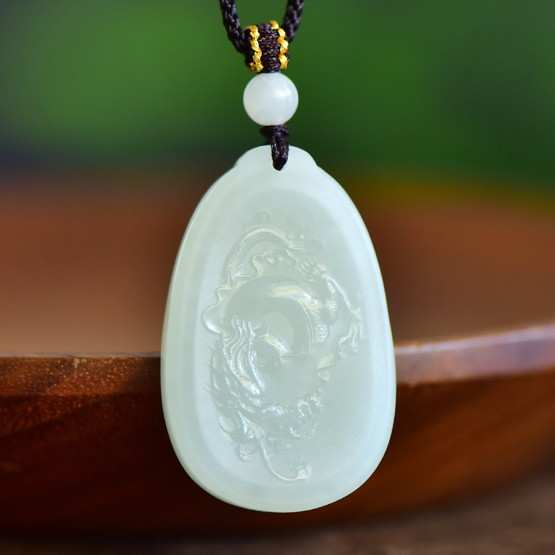 An Exquisite White Jade Dragon Pattern Pendant: An Exquisite White Jade Dragon Pattern Pendant,Size:41mmx26mm 