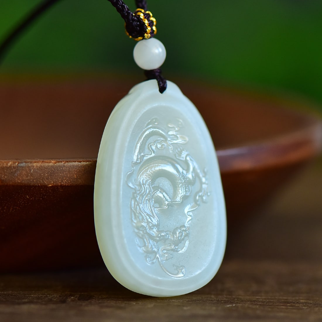 An Exquisite White Jade Dragon Pattern Pendant - 2