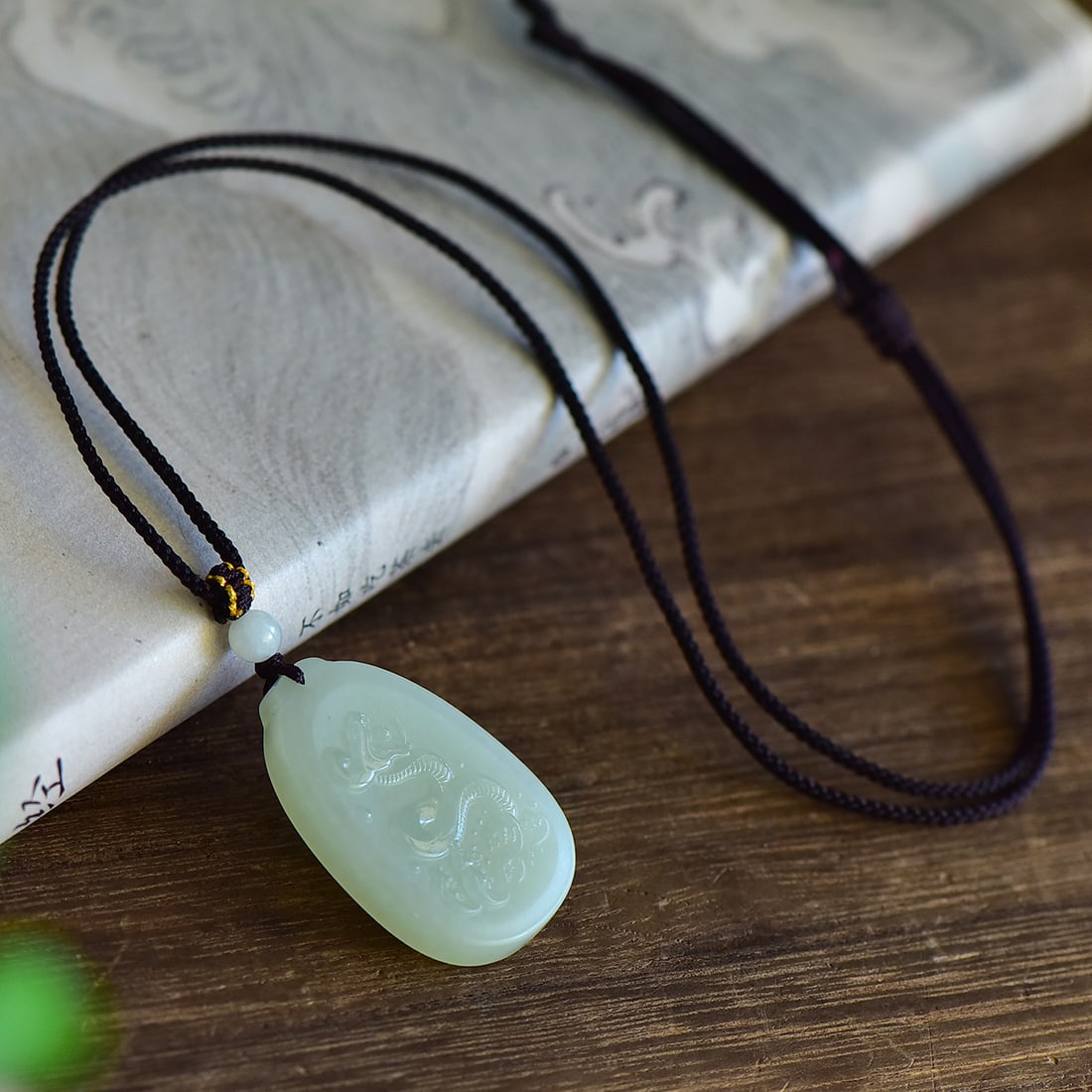 An Exquisite White Jade Snake Pattern Pendant - 4