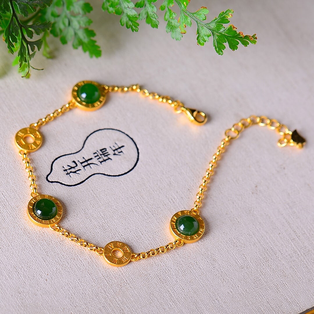 An Exquisite Sterling Silver-Gold Plated Inlaid Jasper Bracelet: An Exquisite Sterling Silver-Gold Plated Inlaid Jasper Bracelet,Size:6mmx6mm 纯银镀金镶碧玉手链