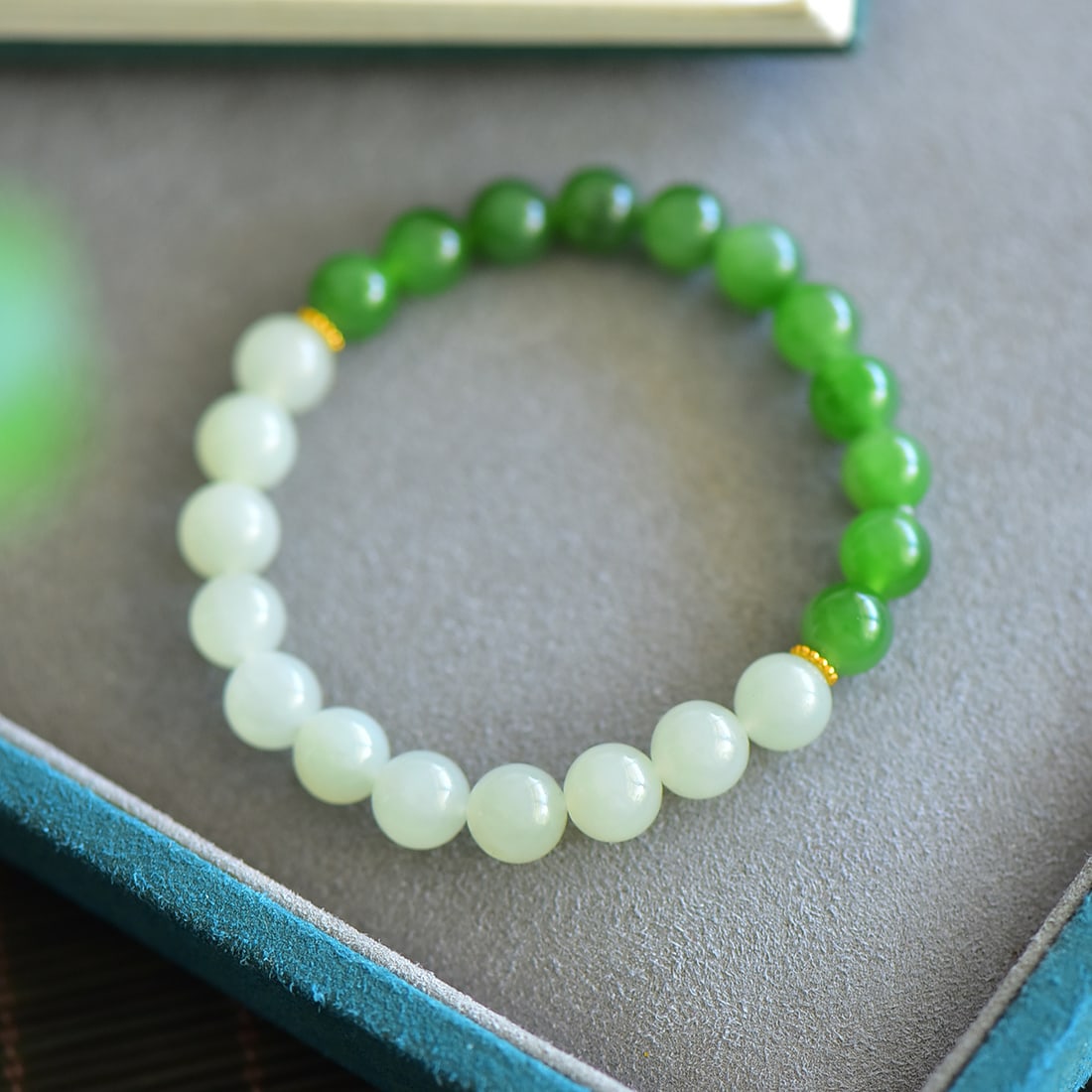 An Exquisite White Jade Jasper Bracelets - 2