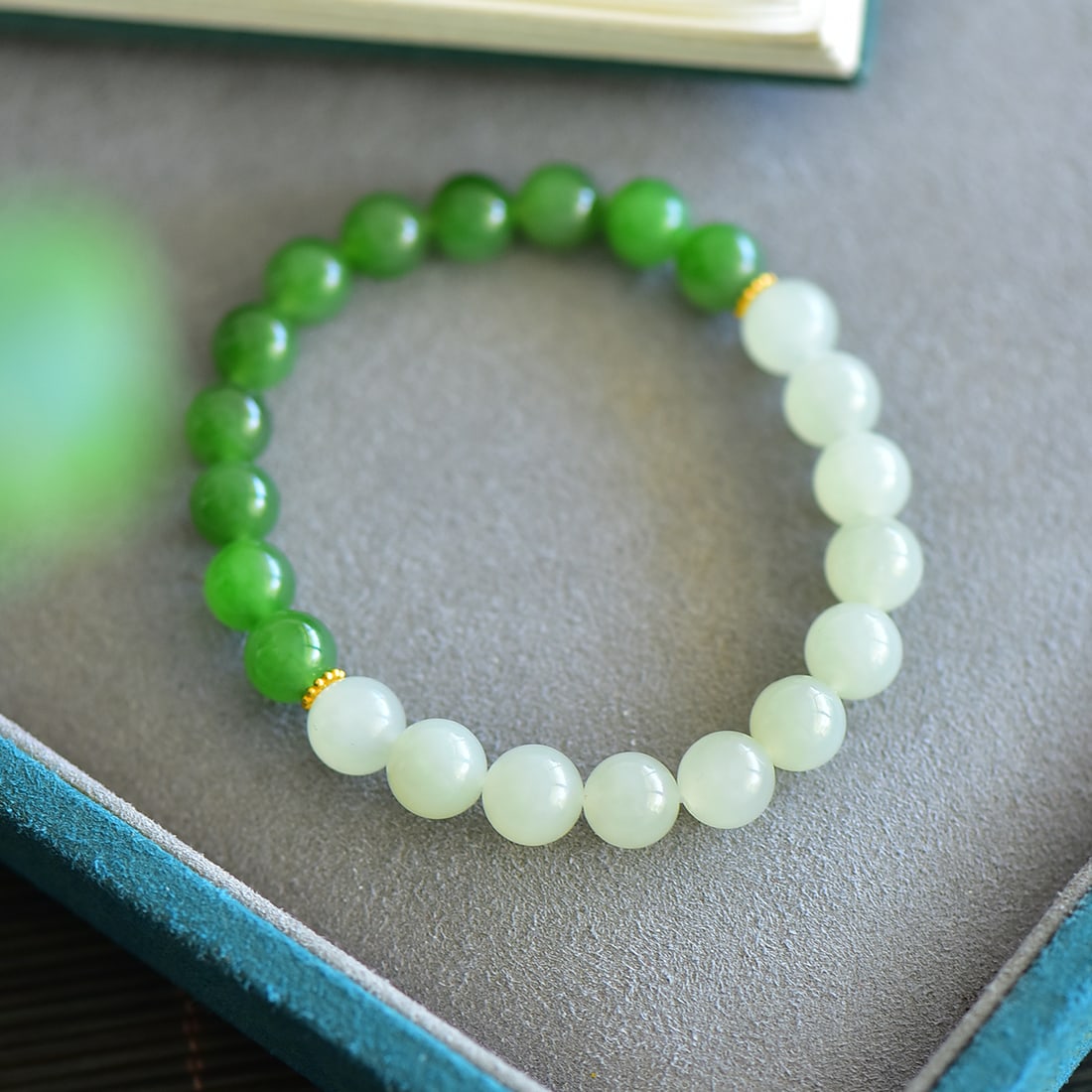 An Exquisite White Jade Jasper Bracelets - 4
