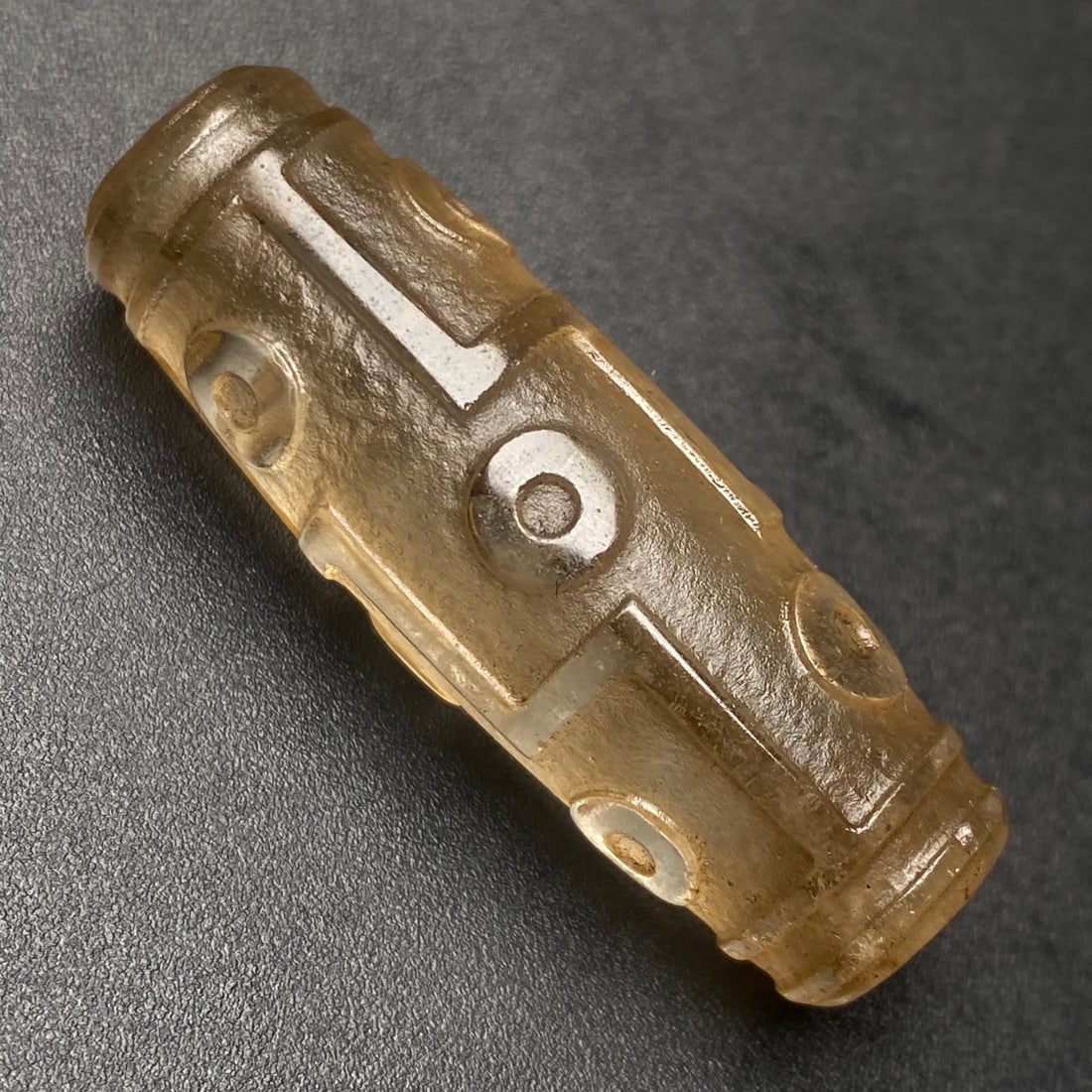 An Exquisite Crystal Dzi Bead Pendant: An Exquisite Crystal Dzi Bead Pendant,Size:39mmx13mm,Weight:11.8g 水晶天珠挂件