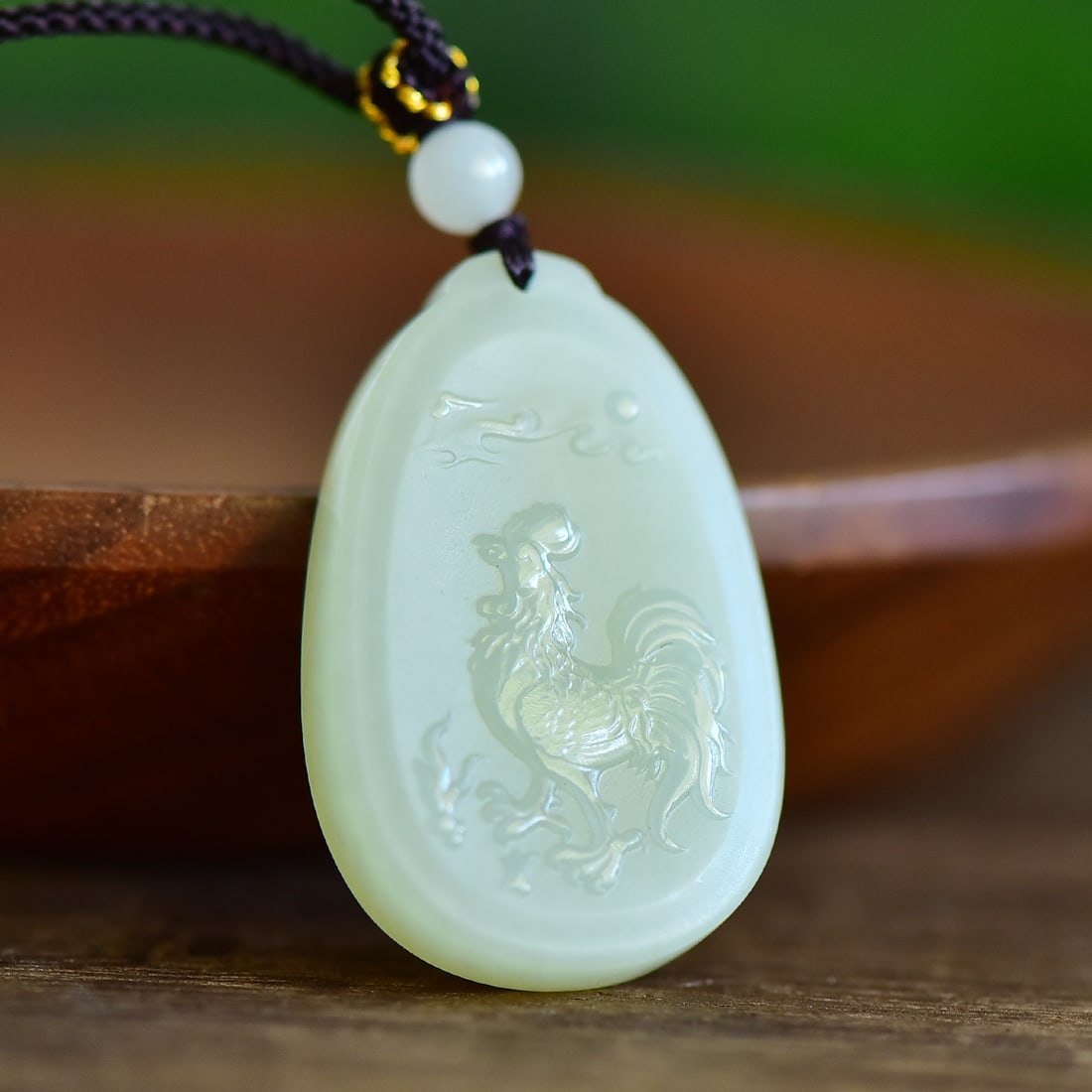 An Exquisite White Jade Rooster Pattern Pendant - 3