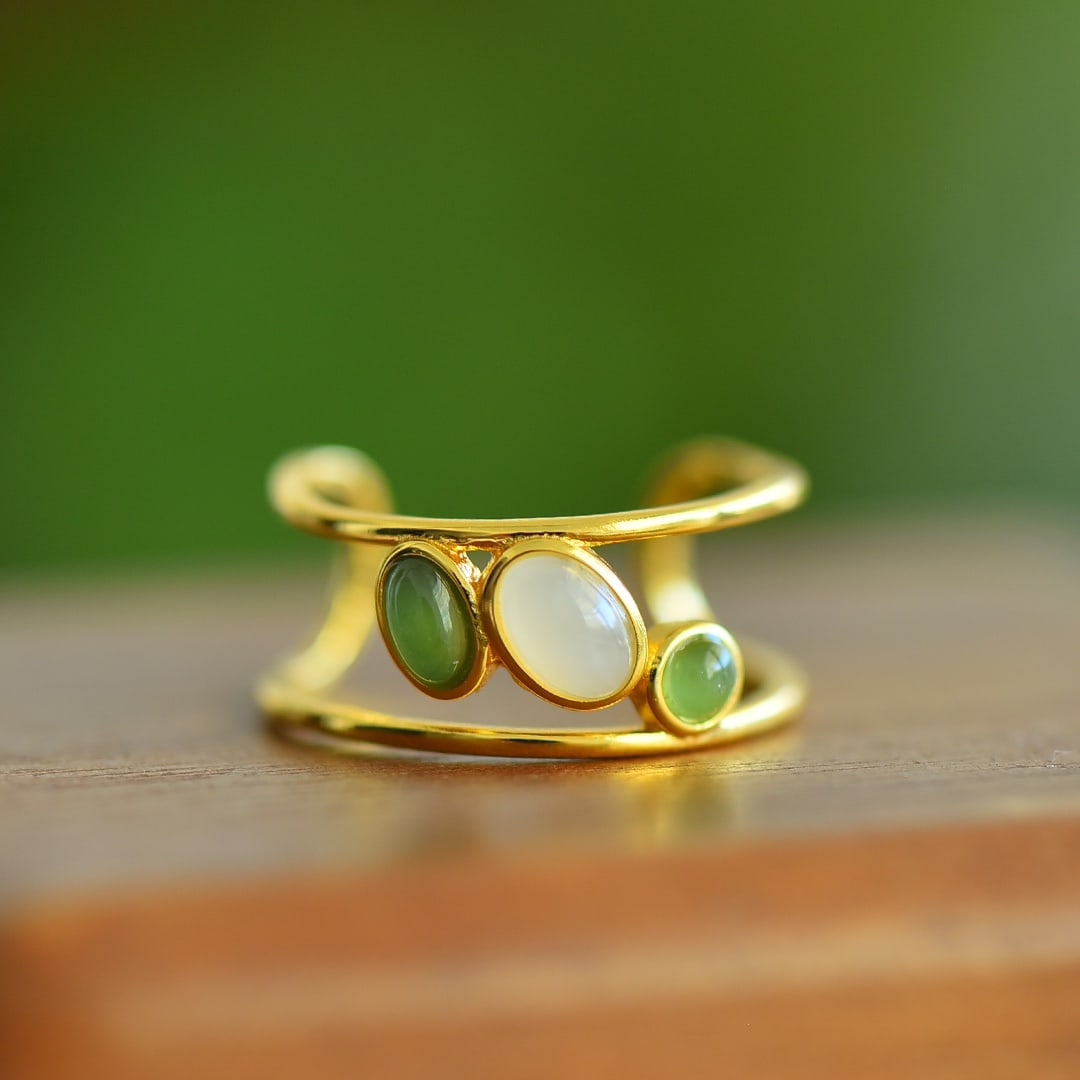 An Exquisite Sterling Silver-Gold Plated Inlaid White Jade Ring: An Exquisite Sterling Silver-Gold Plated Inlaid White Jade Ring, 纯银镀金镶白玉戒指