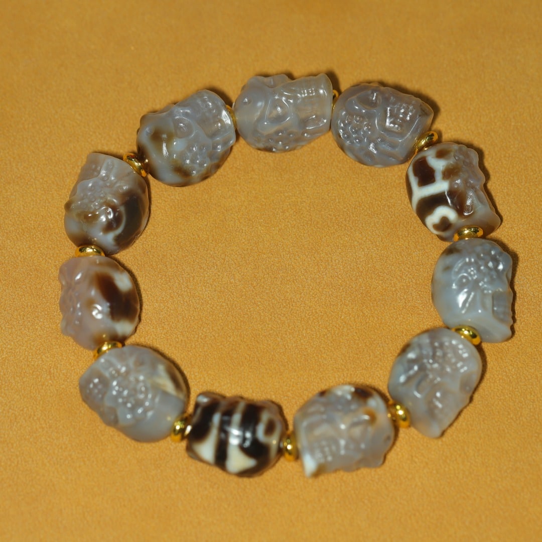 An Exquisite Dzi Bead Human-face Pattern Bracelets - 2