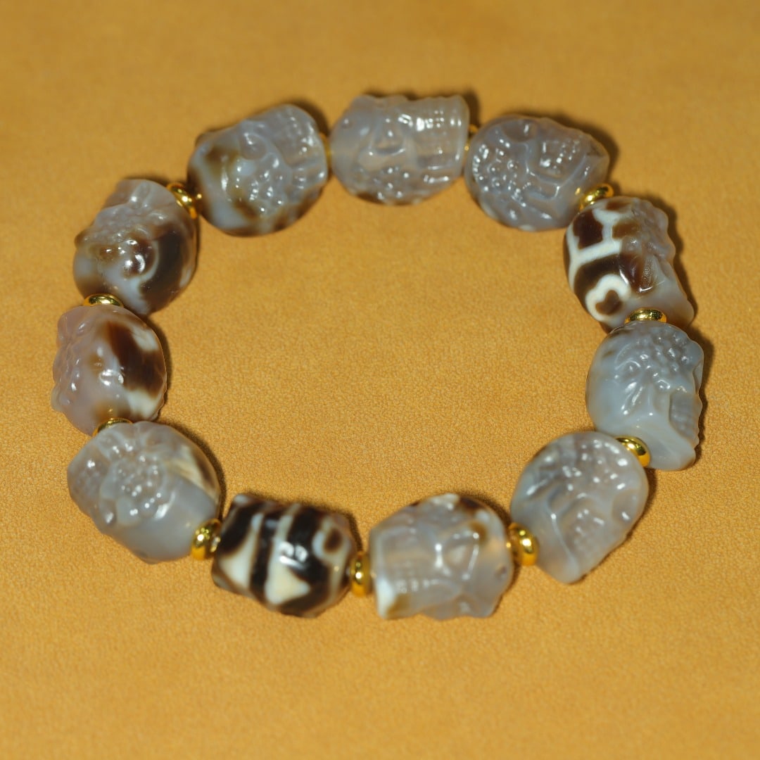 An Exquisite Dzi Bead Human-face Pattern Bracelets - 3