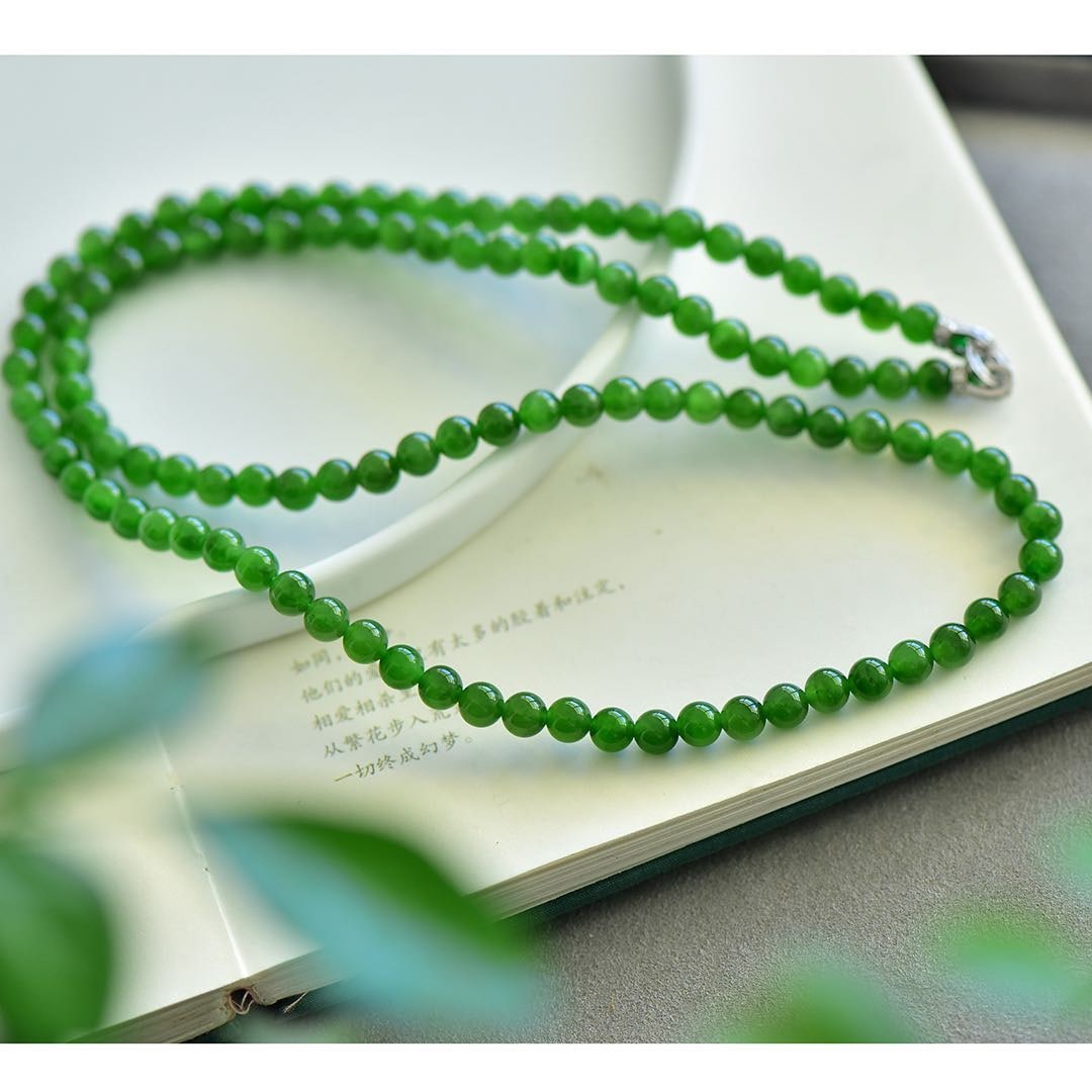 An Exquisite Jasper Necklace - 2