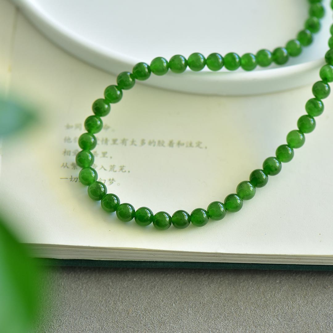 An Exquisite Jasper Necklace - 3