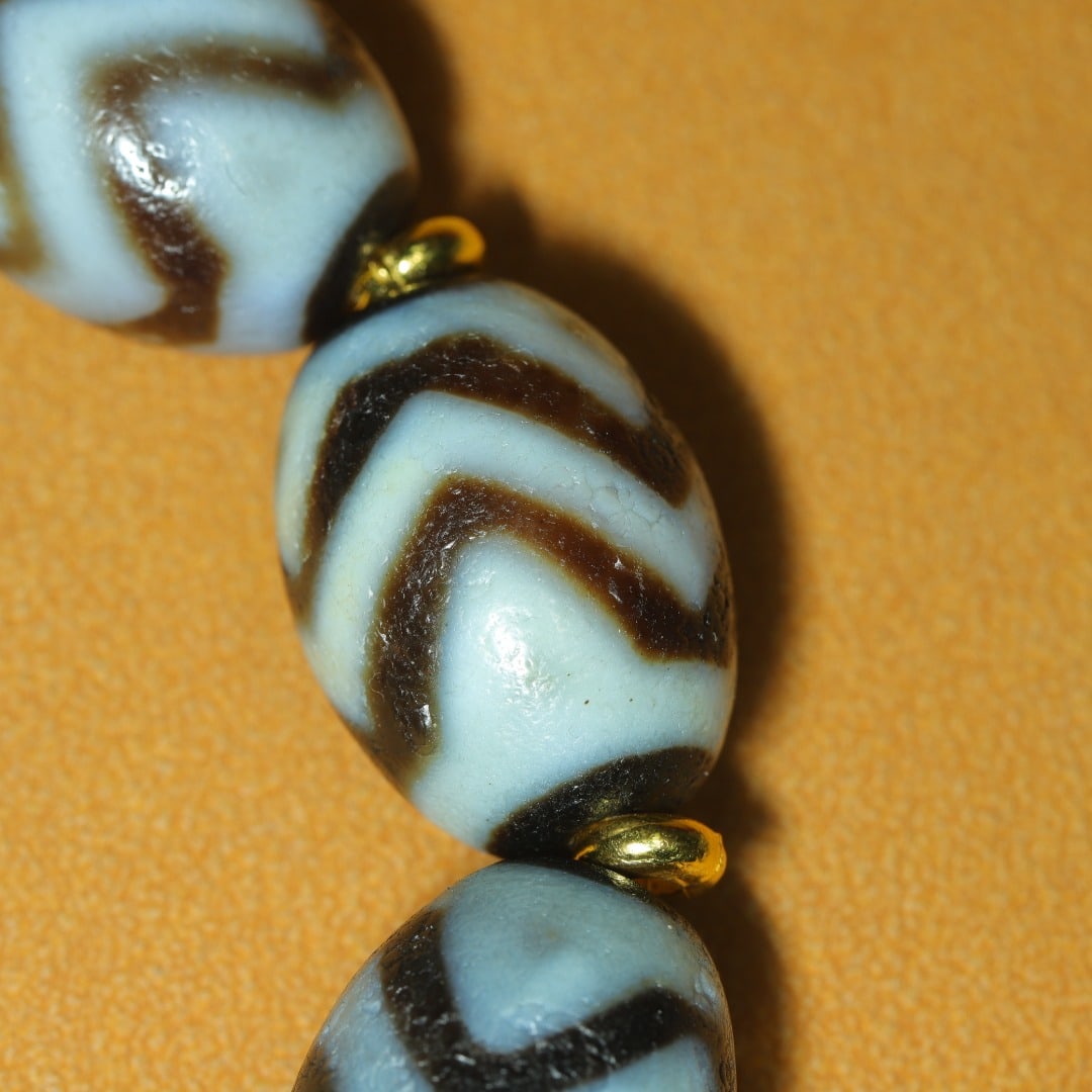 An Exquisite Dzi Bead Bracelets - 8