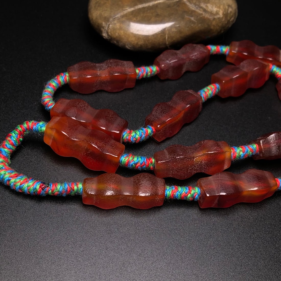 An Exquisite Agate Necklace - 8