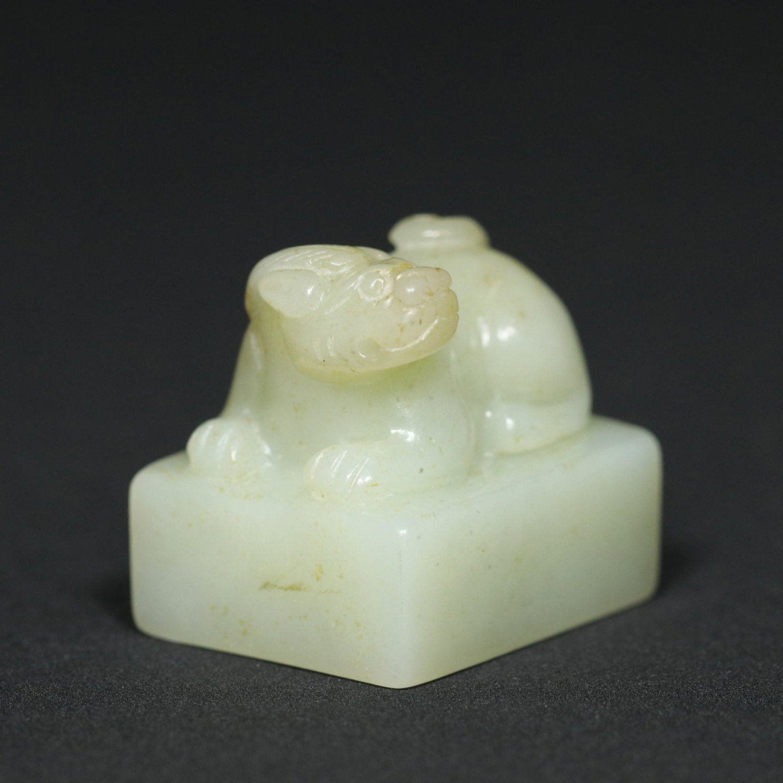 An Exquisite White Jade Auspicious Beast Pattern Seal (1 of 9)