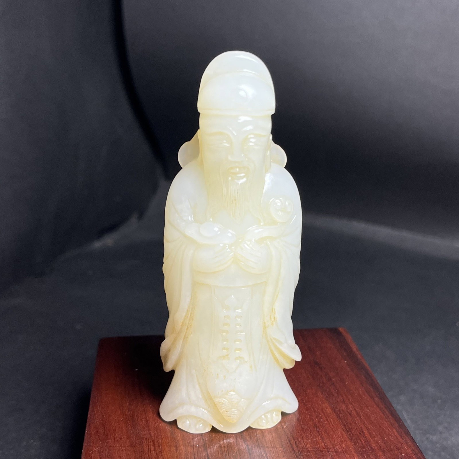 An Exquisite White Jade Statue of Mammon Ornament: An Exquisite White Jade Statue of Mammon Ornament,Qing Dynasty,China,Size:36mmx20mmx90mm,Weight:91g 白玉财神像摆件,中国清代