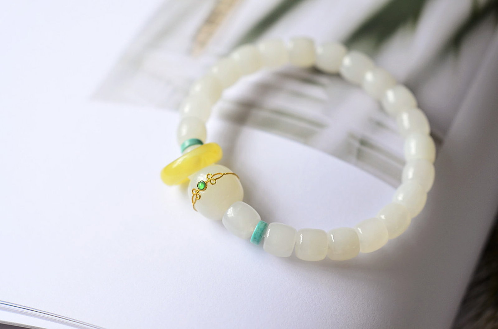 An Exquisite White Jade Bracelets,With Amber Turquoise: An Exquisite White Jade Bracelets,With Amber Turquoise,Size:7mmx8mm 白玉手串,配蜜蜡绿松石