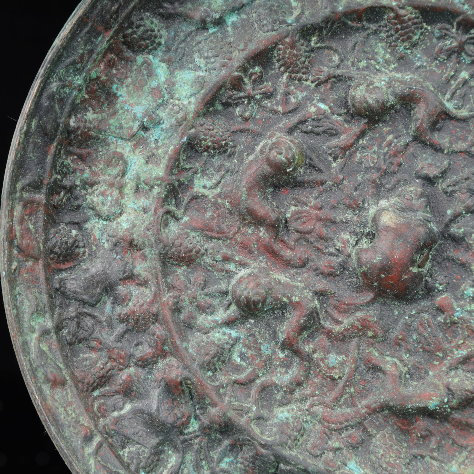 An Archaic Bronze Monkey Pattern Round Mirror - 3
