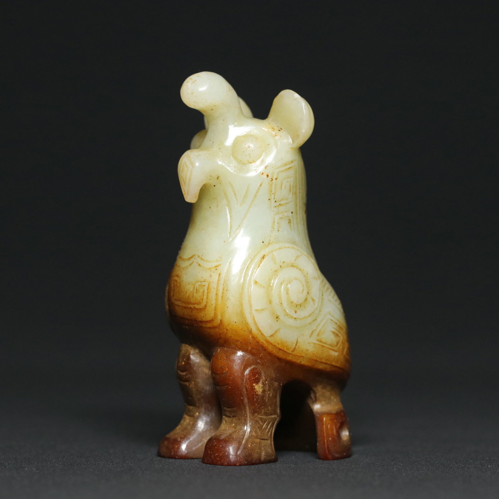 An Exquisite White Jade Auspicious Beast Ornament: An Exquisite White Jade Auspicious Beast Ornament,Qing Dynasty,China,Size:3inx1.5inx1.2in,Weight:110.5g 白玉瑞兽摆件,中国清代
