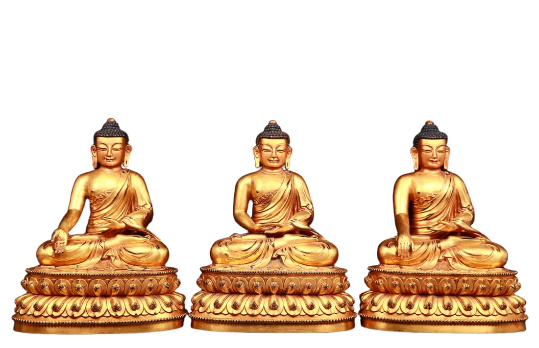 A set of exquisite gilt bronze statues of Sakyamuni: A set of exquisite gilt bronze statues of Sakyamuni, Ming Dynasty, China, Yongle six-character mark, Qing Dynasty, China. The Buddha's face has a calm, kind and serene expression, and his hands and