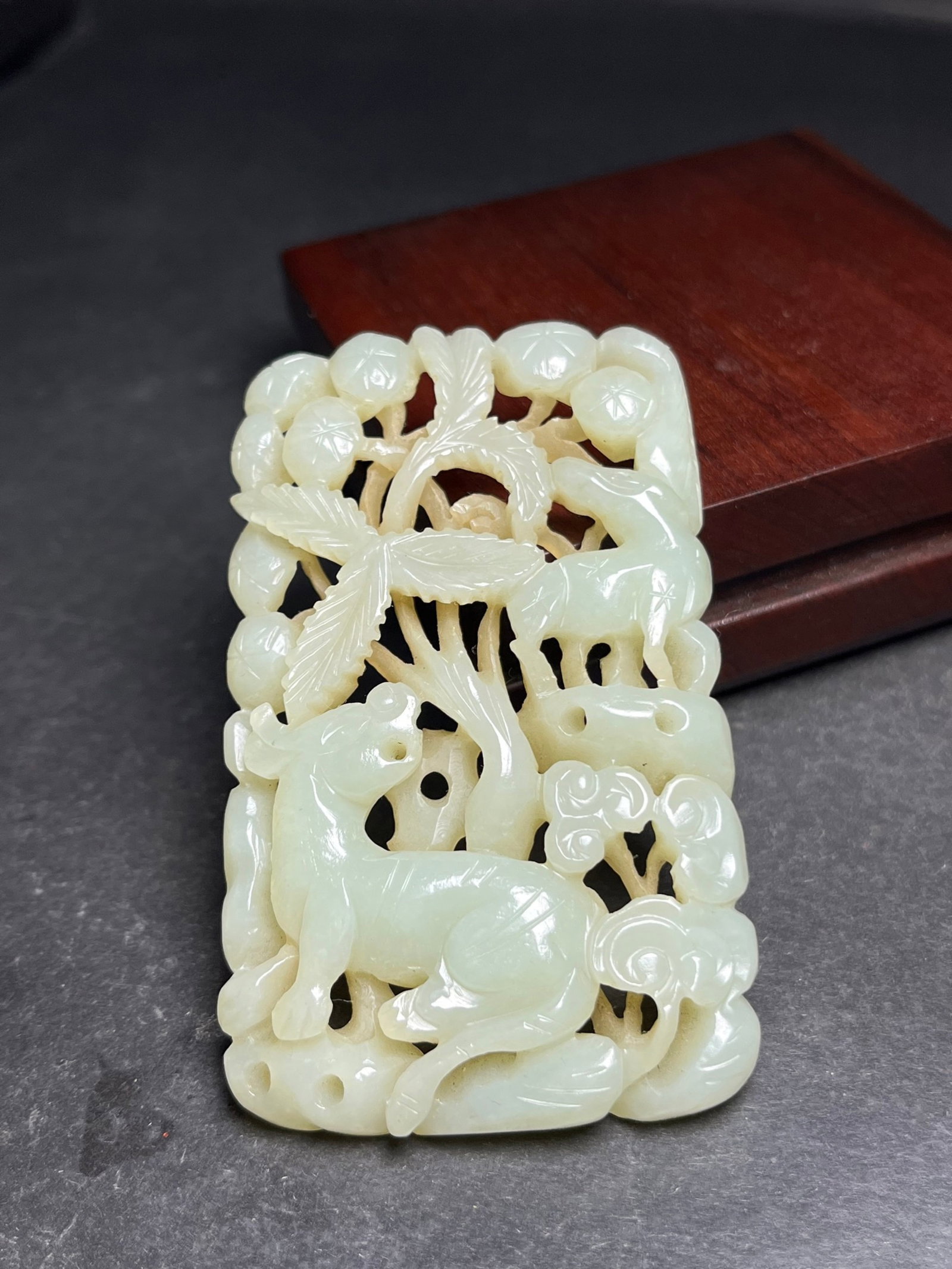 An Exquisite White Jade Hollow Tiger Pattern Pendant (1 of 7)