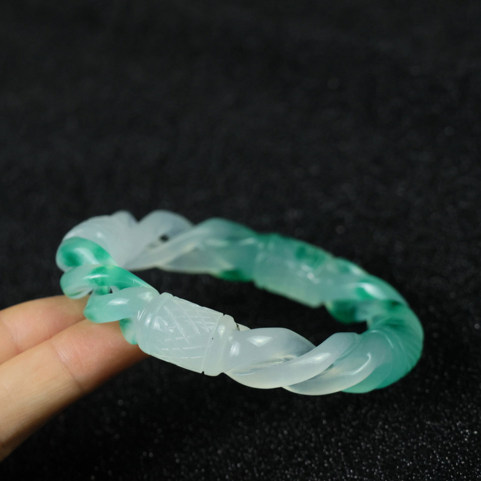 An Exquisite Jadeite Bracelets - 7