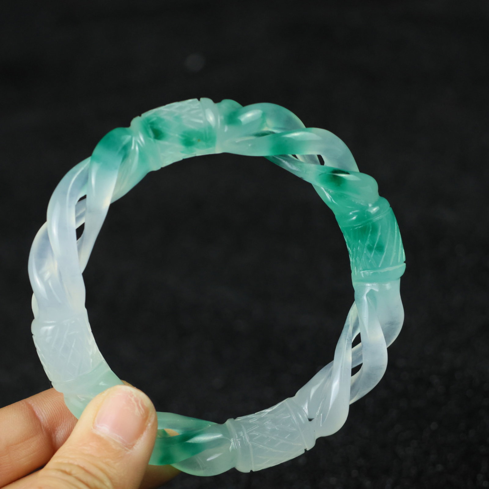An Exquisite Jadeite Bracelets - 8