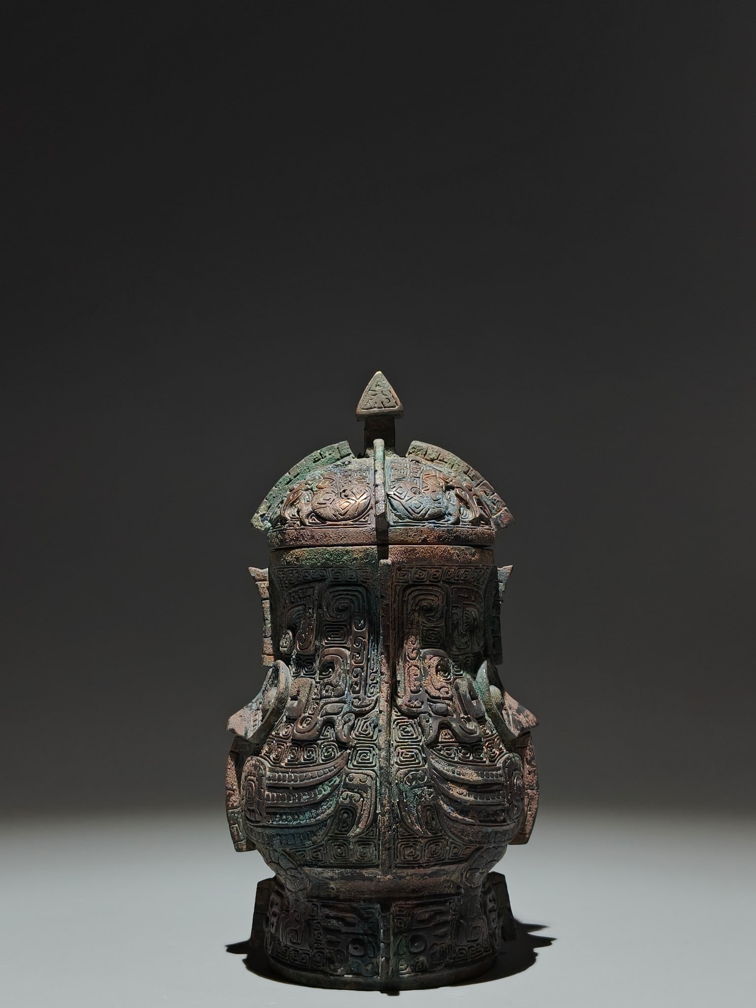 An Archaic Bronze Beast-Face Pattern Libation Cup - 4