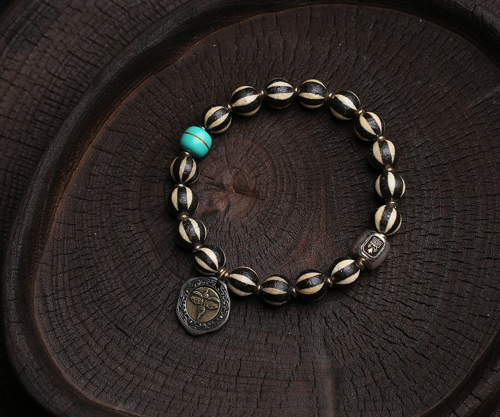 An Exquisite Dzi Bead Bracelets - 5