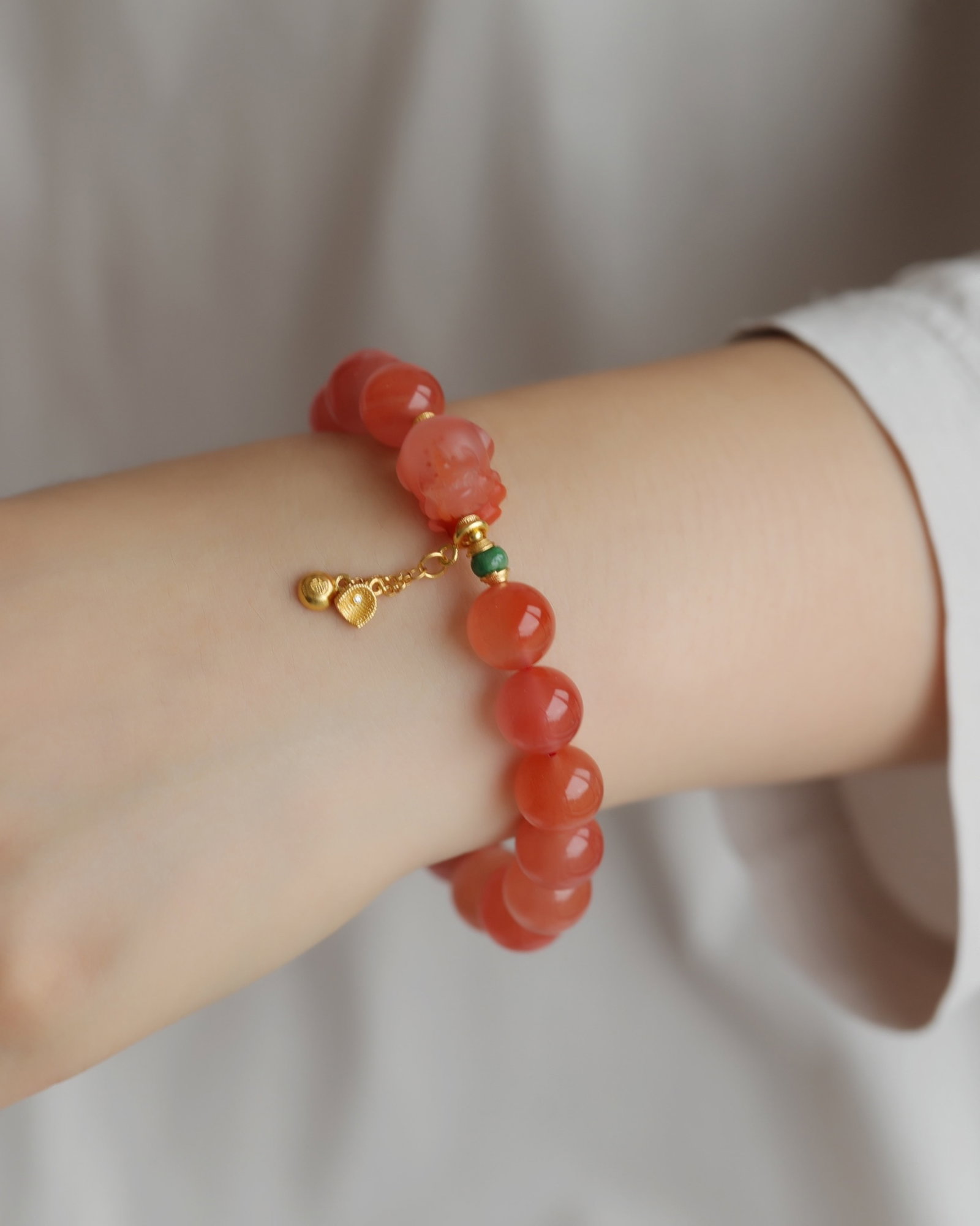 An Exquisite Agate Bracelets - 7