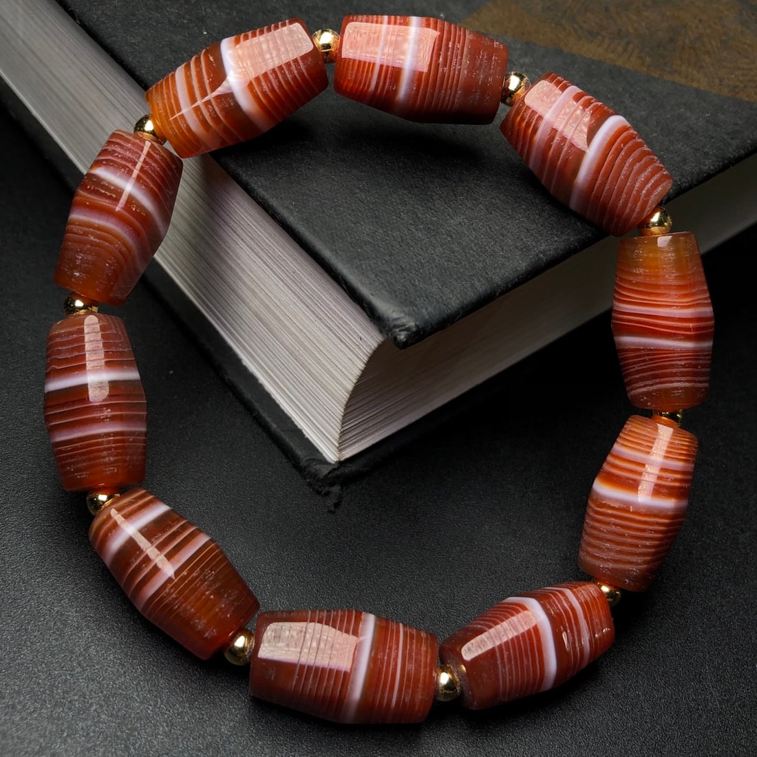 An Exquisite Agate Bracelets - 6