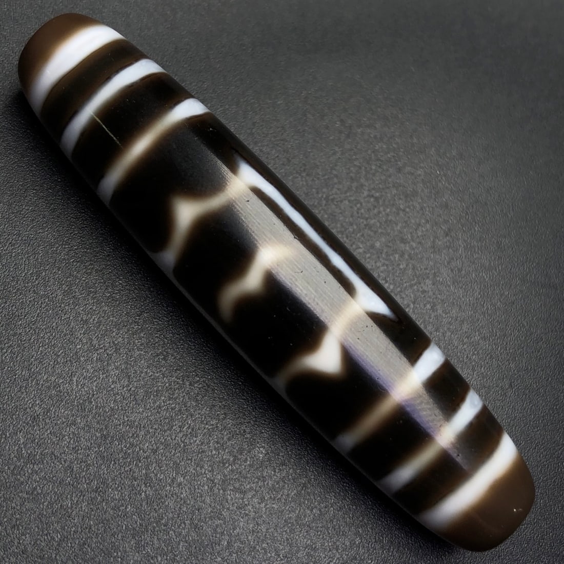 An Exquisite Dzi Bead Pendant (1 of 9)