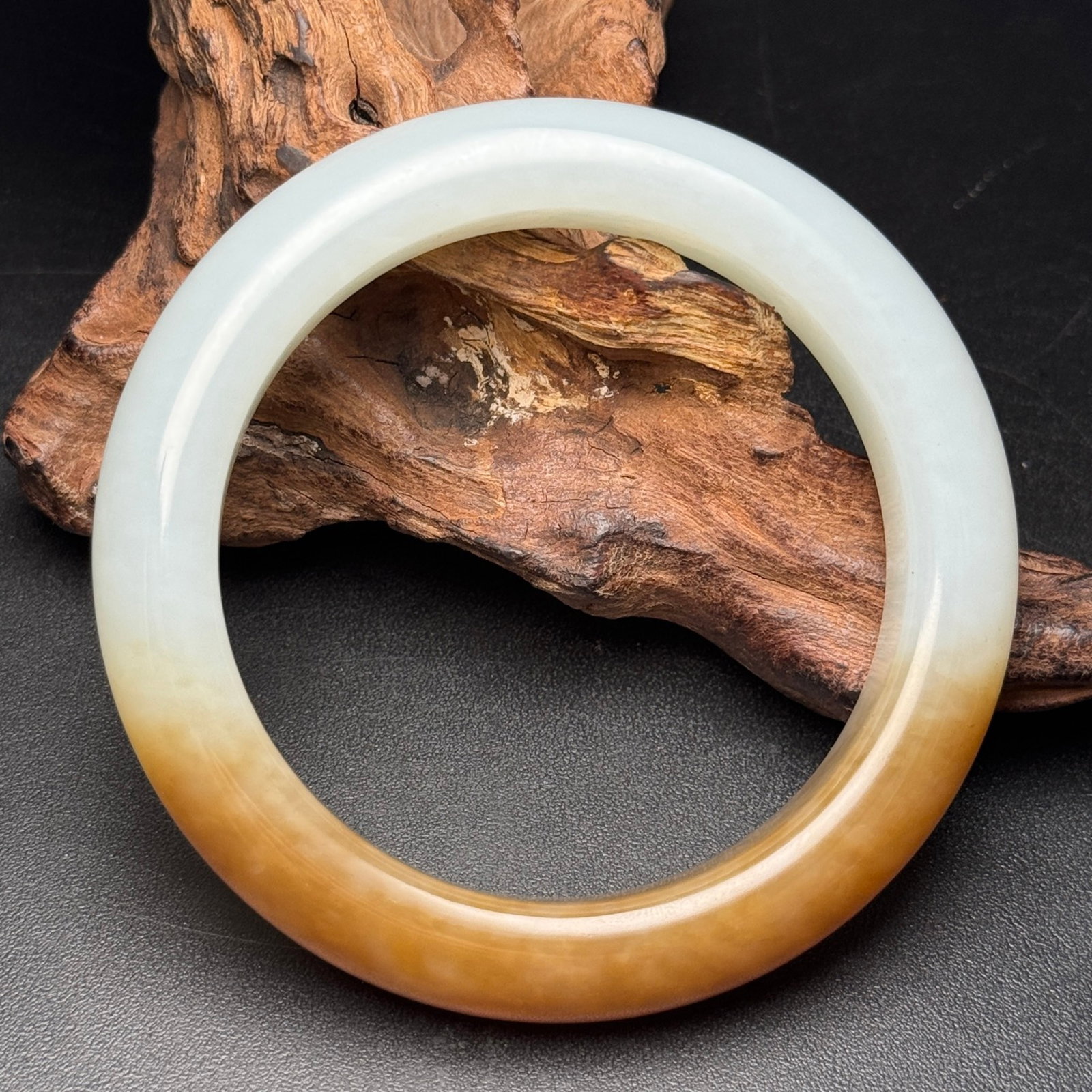 An Exquisite White Jade Bracelets (1 of 7)